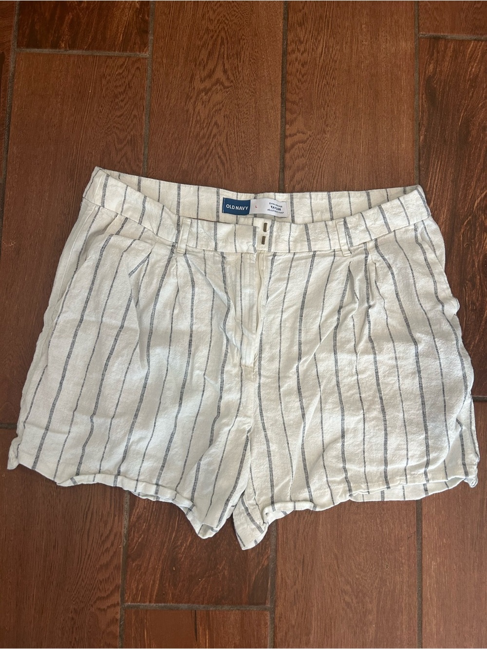 Old navy size L Taylor extra high rise  shorts
